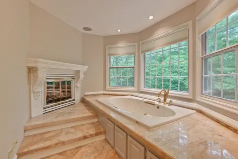 427 North Sheridan Road Lake Forest IL 60045