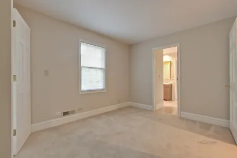 427 North Sheridan Road Lake Forest IL 60045