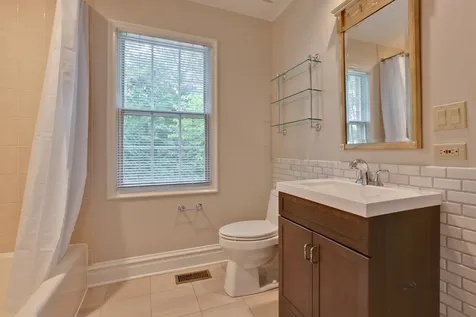 427 North Sheridan Road Lake Forest IL 60045