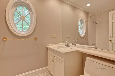 427 North Sheridan Road Lake Forest IL 60045