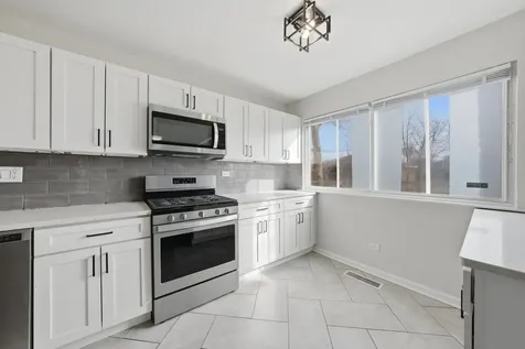74 West 140th Street Riverdale IL 60827