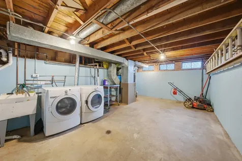 74 West 140th Street Riverdale IL 60827