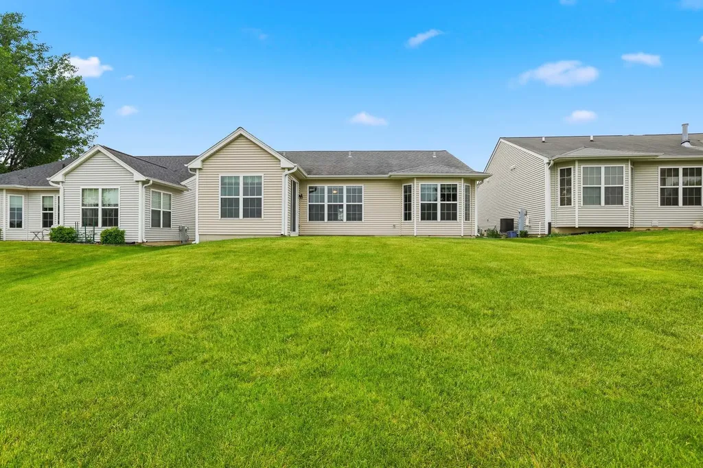 13280 Canary Lane Huntley IL 60142