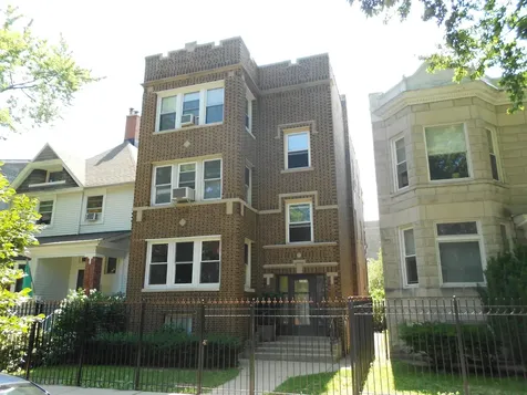 1319 West Early Avenue Chicago IL 60660