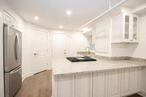1319 West Early Avenue Chicago IL 60660