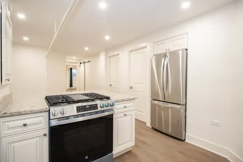1319 West Early Avenue Chicago IL 60660