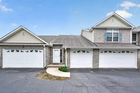3925 South Pointe Drive Dekalb IL 60115
