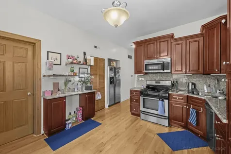 2254 North Avers Avenue Chicago IL 60647