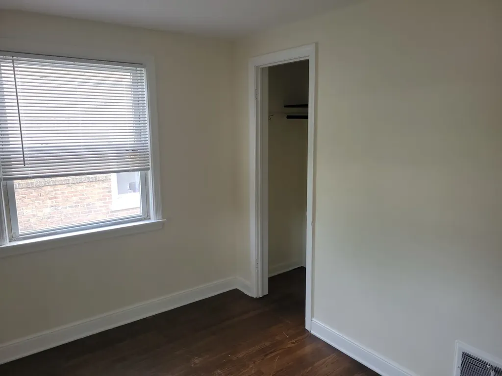 9126 South Perry Avenue Chicago IL 60620