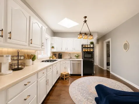 5837 North Washtenaw Avenue Chicago IL 60659