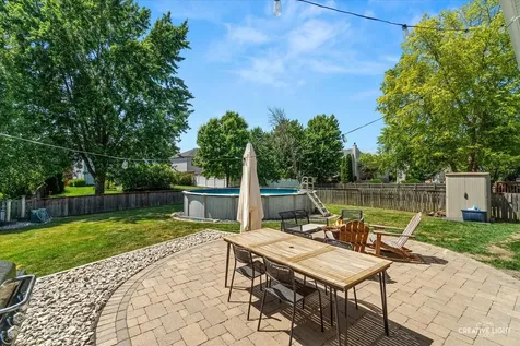 320 Daffodil Drive Romeoville IL 60446