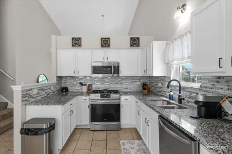 320 Daffodil Drive Romeoville IL 60446