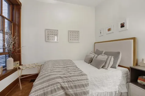 2458 North Burling Street Chicago IL 60614