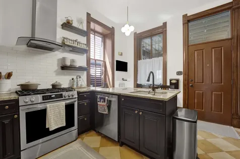 2458 North Burling Street Chicago IL 60614