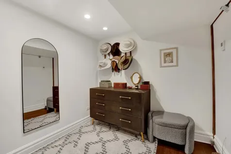 2458 North Burling Street Chicago IL 60614
