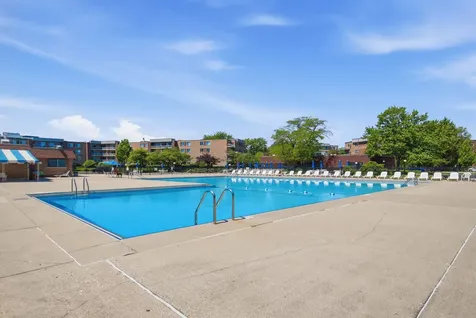 945 East Kenilworth Avenue Palatine IL 60074