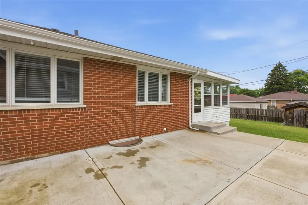 104 West Granville Avenue Roselle IL 60172