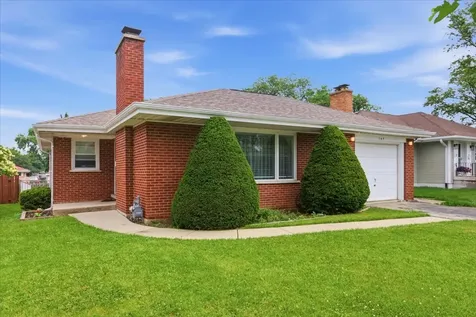 104 West Granville Avenue Roselle IL 60172