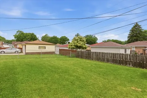 104 West Granville Avenue Roselle IL 60172