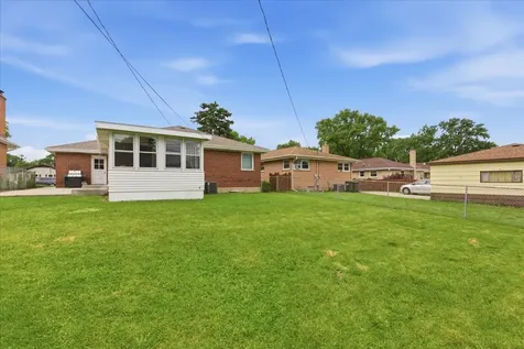 104 West Granville Avenue Roselle IL 60172