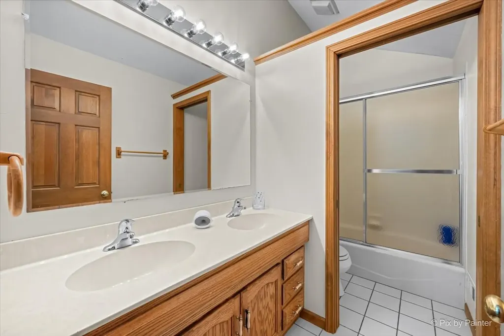 53 Breckenridge Drive Aurora IL 60504