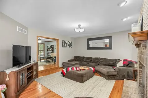 53 Breckenridge Drive Aurora IL 60504
