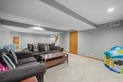 53 Breckenridge Drive Aurora IL 60504