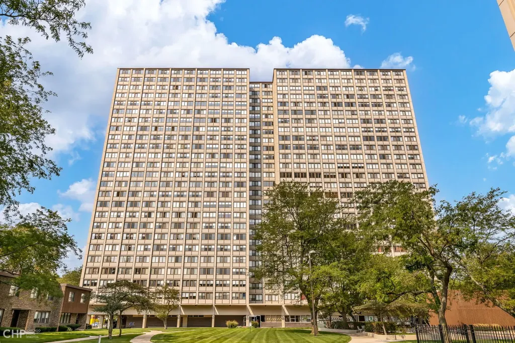 4850 South Lake Park Avenue Chicago IL 60615