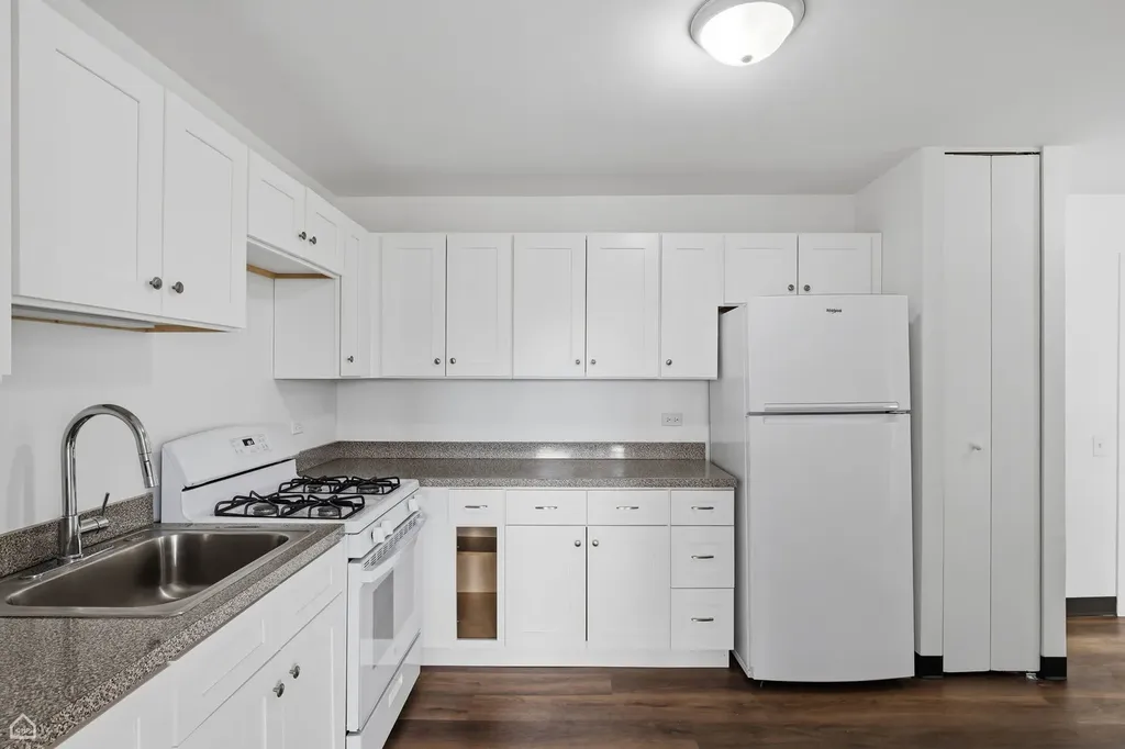 4850 South Lake Park Avenue Chicago IL 60615