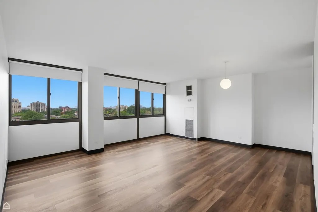 4850 South Lake Park Avenue Chicago IL 60615