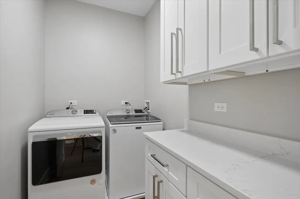 5942 North Kolmar Avenue Chicago IL 60646