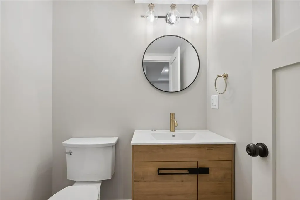 5942 North Kolmar Avenue Chicago IL 60646