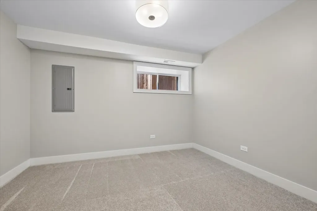 5942 North Kolmar Avenue Chicago IL 60646