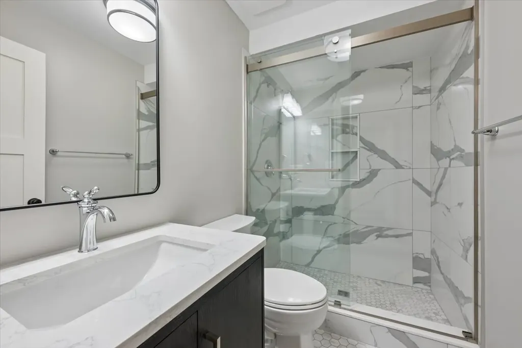5942 North Kolmar Avenue Chicago IL 60646
