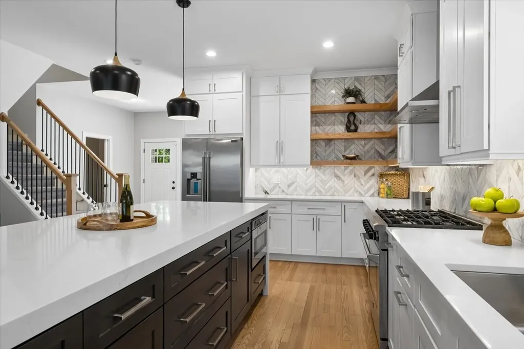5942 North Kolmar Avenue Chicago IL 60646