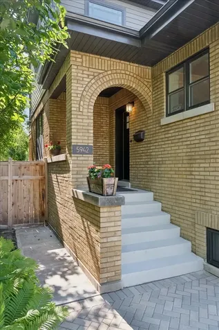 5942 North Kolmar Avenue Chicago IL 60646