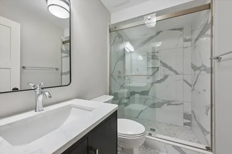 5942 North Kolmar Avenue Chicago IL 60646