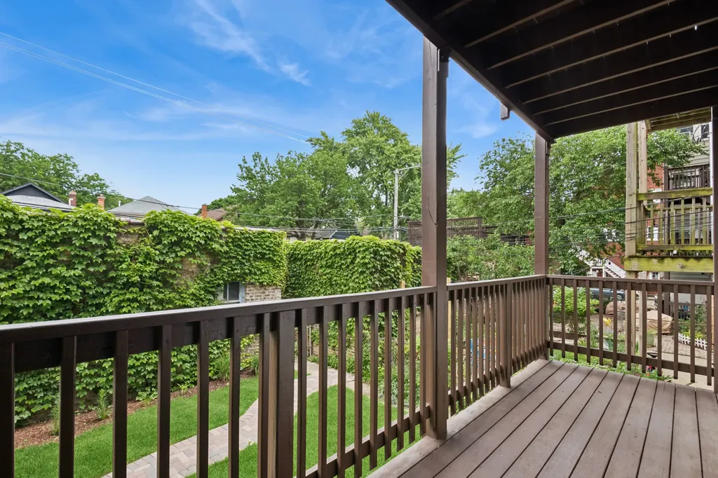 1530 West Elmdale Avenue Chicago IL 60660