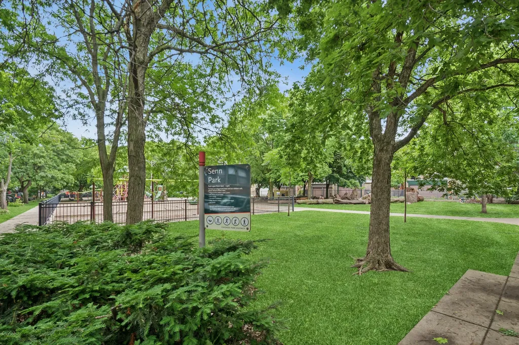 1530 West Elmdale Avenue Chicago IL 60660