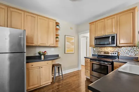 1530 West Elmdale Avenue Chicago IL 60660