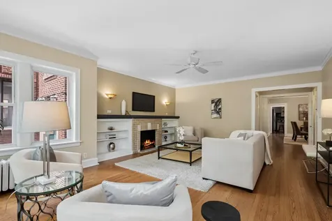 1530 West Elmdale Avenue Chicago IL 60660