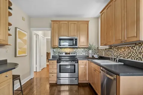 1530 West Elmdale Avenue Chicago IL 60660