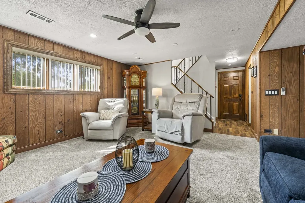 1214 Milton Lane Schaumburg IL 60193