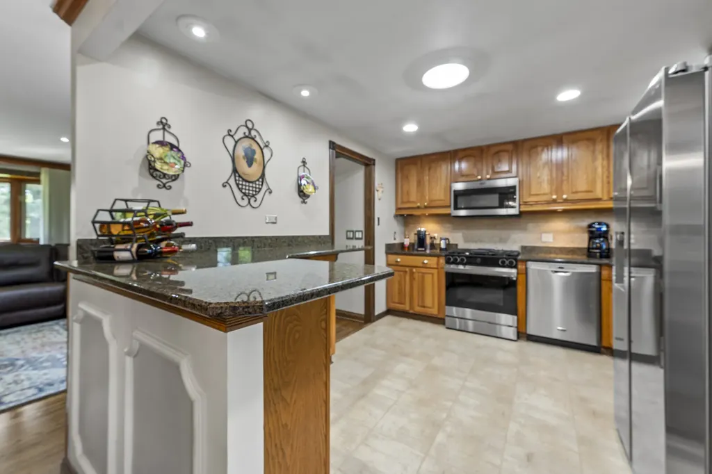 1214 Milton Lane Schaumburg IL 60193