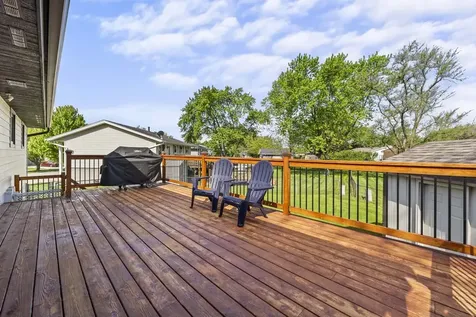 1214 Milton Lane Schaumburg IL 60193