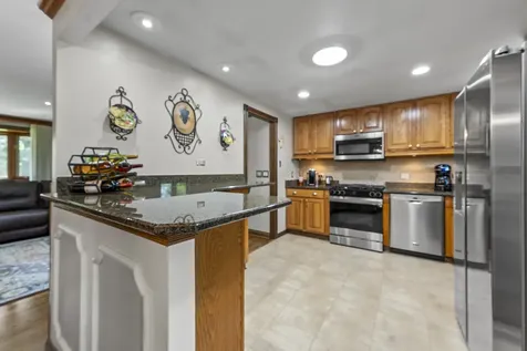 1214 Milton Lane Schaumburg IL 60193