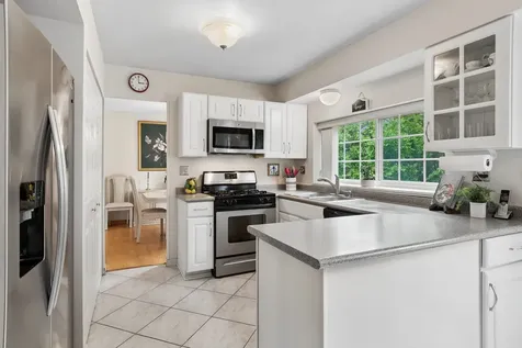 1289 Narragansett Drive Carol Stream IL 60188
