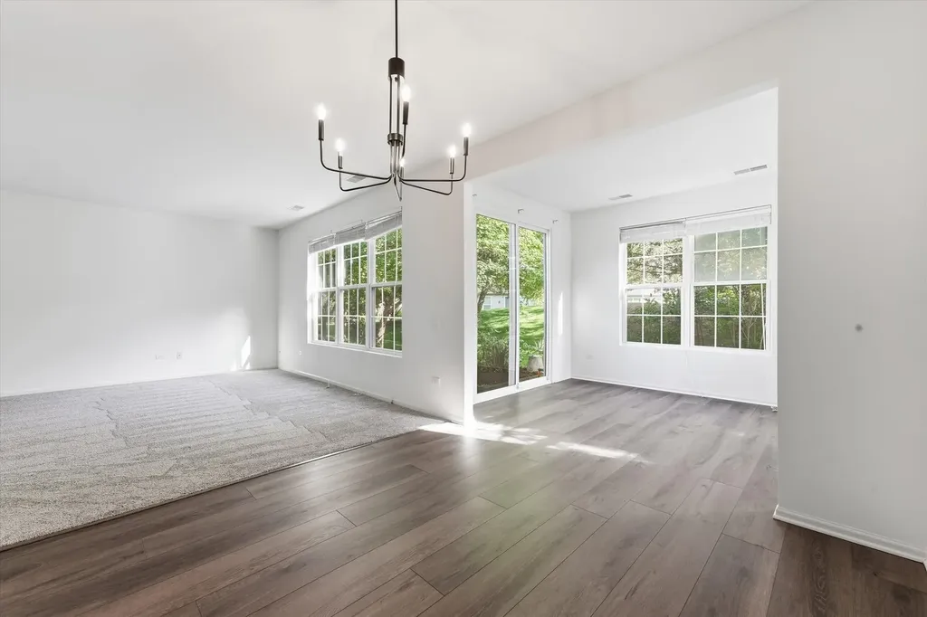 13732 Burham Street Huntley IL 60142