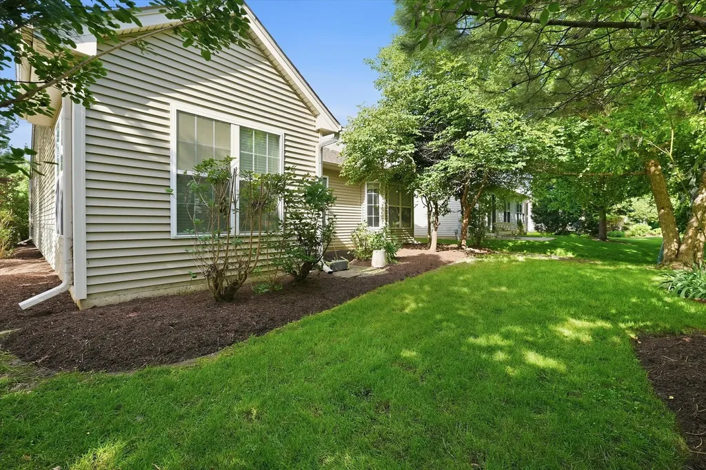 13732 Burham Street Huntley IL 60142