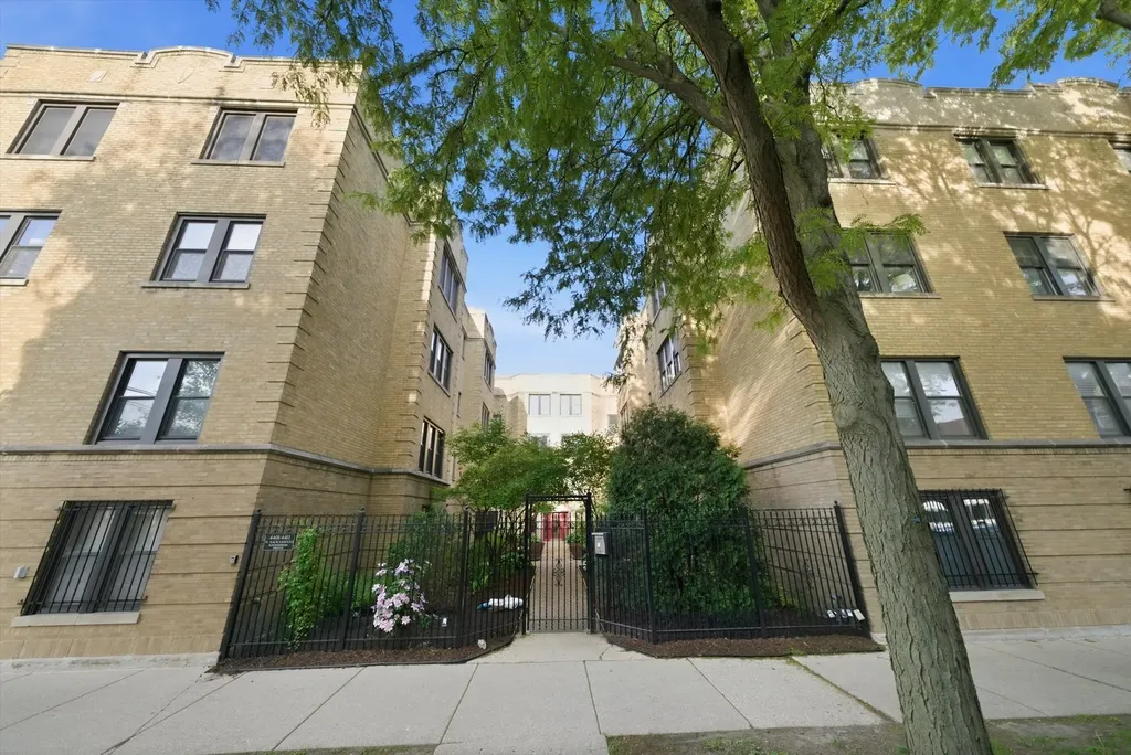 4409 North Sacramento Avenue W Chicago IL 60625